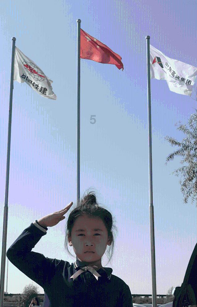 汽车被追尾了对方表示走保险，该如何操作？游戏画面